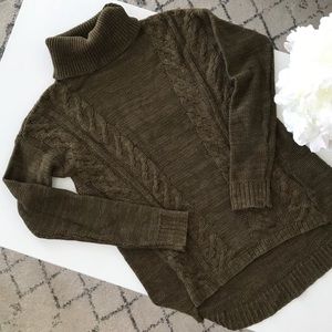Old Navy || turtleneck sweater || sz S